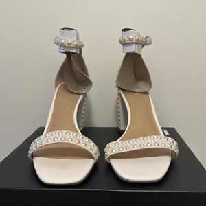 INC women’s lexini Pearl White Sandals 8W NWT